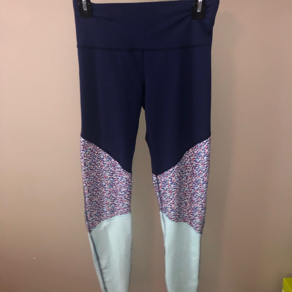 Old navy active leggings 💙💜